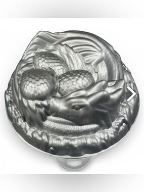 Thinkgeek game of thrones Sleeping Dragon w/Eggs Cake Mold Or Gelatin Mold